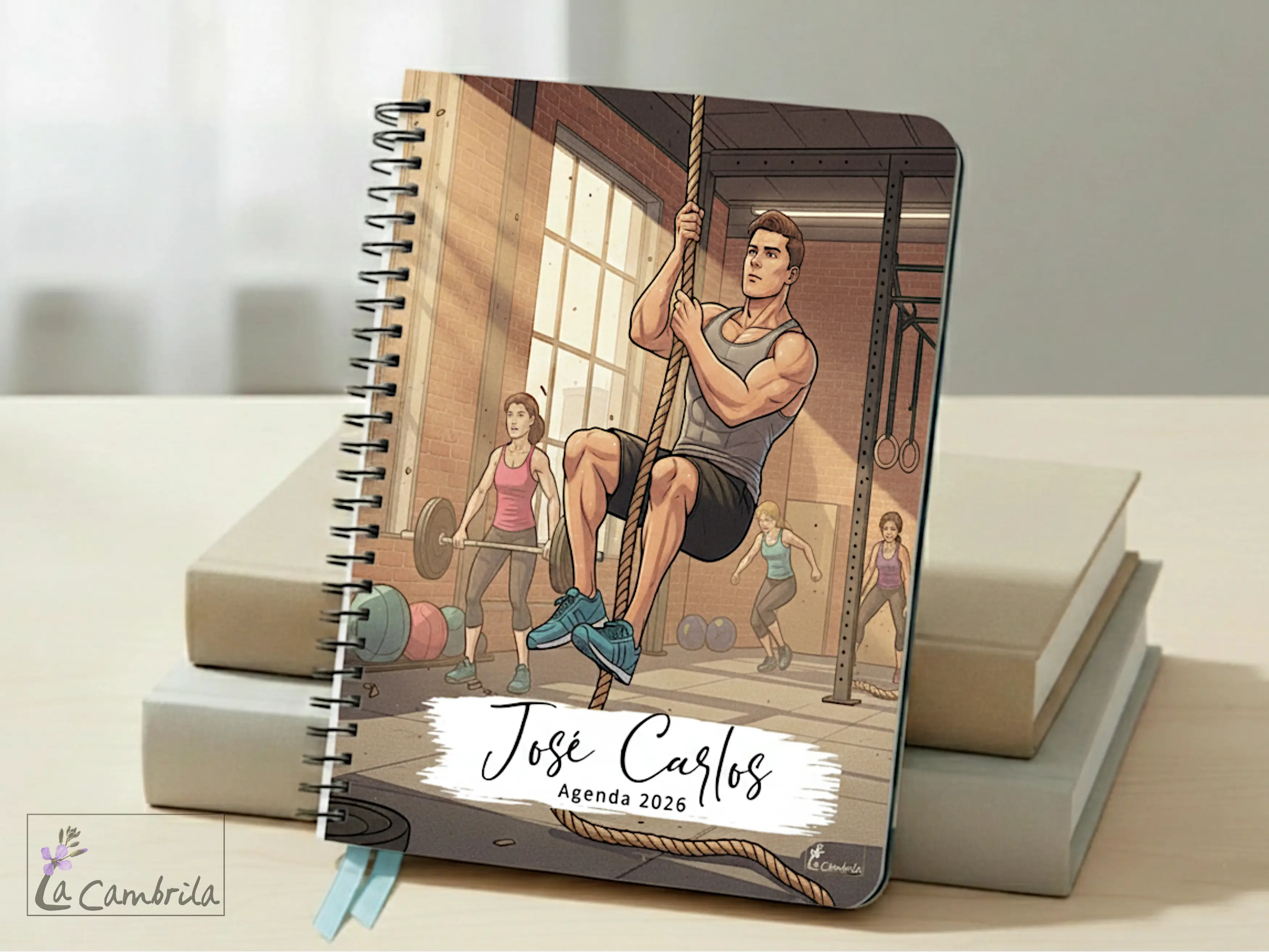 Crossfit. Chico escalando cuerda.