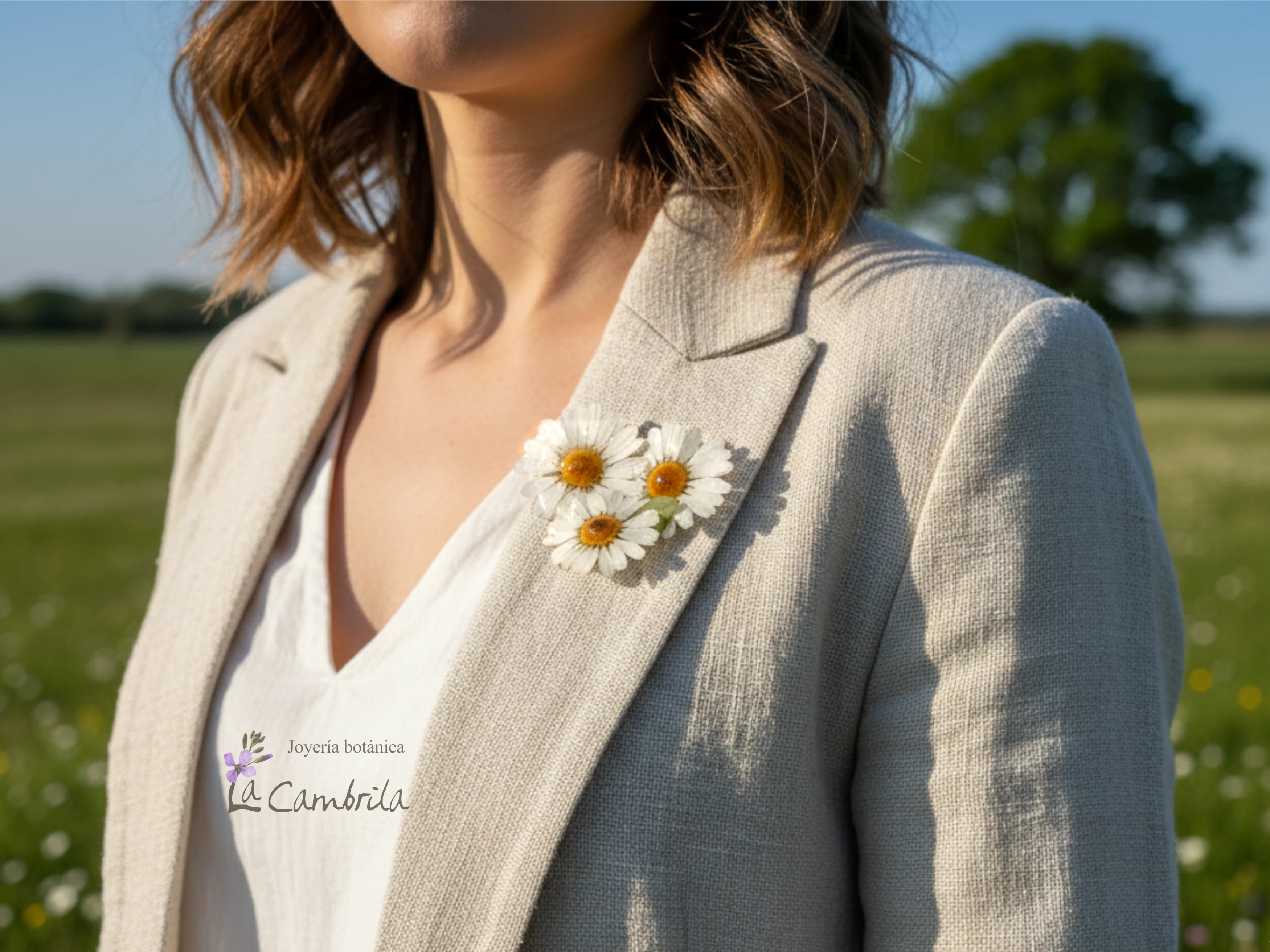 Broche de margaritas naturales en resina.