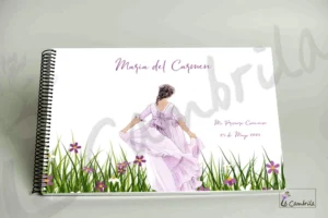 En este libro podrás recoger los sentimientos más importantes del día de tu primera comunión. Libro de firmas, dedicatorias, fotos y árbol de huellas. Hecho a mano. Nombre, fecha y foto personalizables. Tapas duras y plastificadas en mate. Tamaño 27,5 x 19 cm sin contar la espiral. Número de páginas 27. Páginas ilustradas 8 el resto en blanco. Contiene 1 árbol de huellas, 8 pág. para firmas y dedicatorias en papel de 200gr. 10 pág para fotografías en papel de 300gr. Ilustración basada en el vestido modelo Afrodita de "La esencia eres tu" fotógrafa Noelia de Estela Photography. Noelia de Estela Photography La esencia eres tú