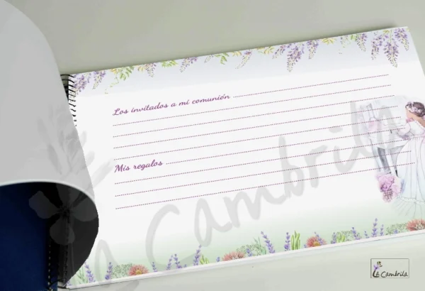 En este libro podrás recoger los sentimientos más importantes del día de tu primera comunión. Libro de firmas, dedicatorias, fotos y árbol de huellas. Hecho a mano. Nombre, fecha y foto personalizables. Tapas duras y plastificadas en mate. Tamaño 27,5 x 19 cm sin contar la espiral. Número de páginas 27. Páginas ilustradas 8 el resto en blanco. Contiene 1 árbol de huellas, 8 pág. para firmas y dedicatorias en papel de 200gr. 10 pág para fotografías en papel de 300gr. Ilustración basada en el vestido modelo Afrodita de "La esencia eres tu" fotógrafa Noelia de Estela Photography. Noelia de Estela Photography La esencia eres tú