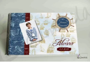 Elegante libro de firmas, álbum de fotos y lámina para árbol de huellas .En este libro podrás recoger los sentimientos más importantes del día de tu primera comunión. Libro de firmas, dedicatorias, fotos y árbol de huellas. Hecho a mano. Nombre, fecha y foto personalizables. Tapas duras y plastificadas en mate. Tamaño 27,5 x 19 cm sin contar la espiral. Número de páginas 27. Páginas ilustradas 8 el resto en blanco. Contiene 1 árbol de huellas, 8 pág. para firmas y dedicatorias en papel de 200gr. 10 pág para fotografías en papel de 300gr. Precio 32€. Ilustración basada en el vestido modelo Afrodita de "La esencia eres tu" fotógrafa Noelia de Estela Photography. Noelia de Estela Photography La esencia eres tú